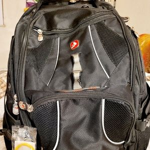 🌻SALE🌻BNWOT WAGNER EMERGENCY BACKPACK  (EMPTY)